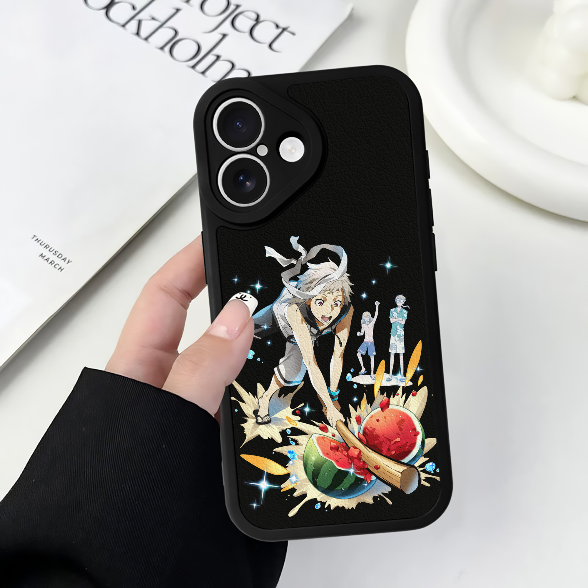 （画像用） 文豪ストレイドッグス Bungo Stray Dogs 【iPhone 16シリーズ対応】シリコンスマホケース（レザー調） 材質：シリコン